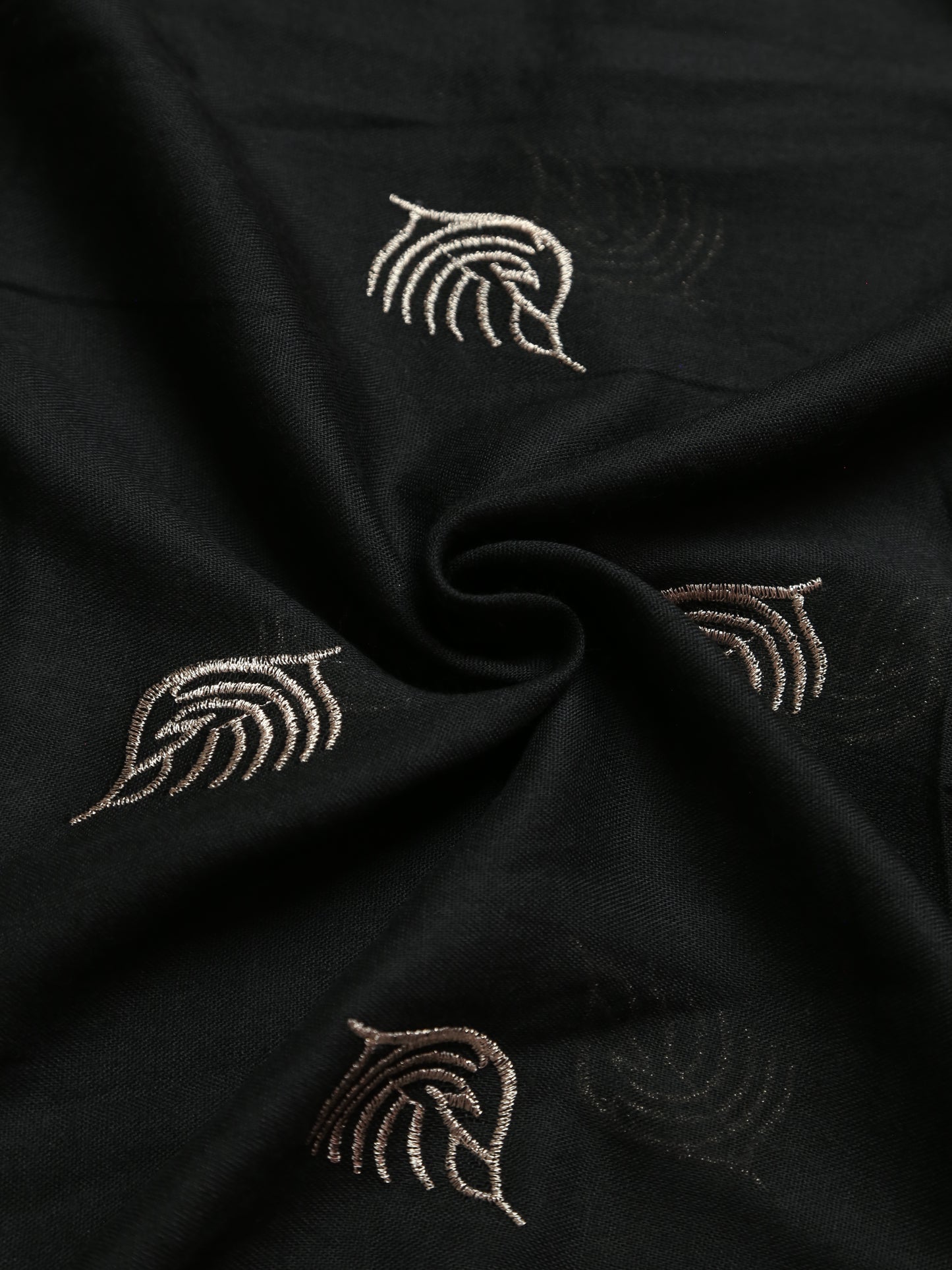 Ornate Threads - Black